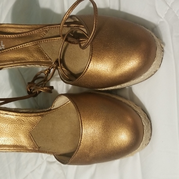 Golden metallic Michael Kors Wedge sandals/espadrilles - Picture 5 of 6